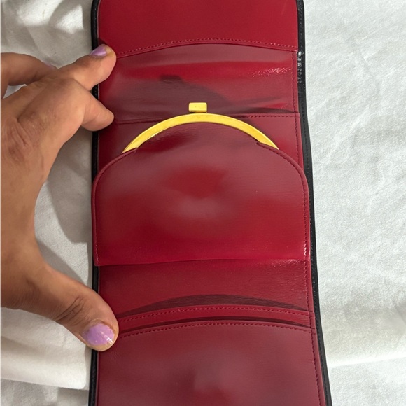 Gucci Red and Black Leather Wallet - Picture 10 of 16